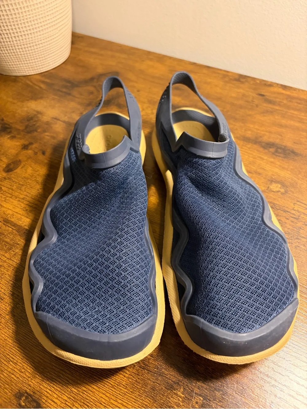 CROCS Swiftwater Mesh Wave Slip-On Sandals Water Shoes Hiking - Size 6 Navy